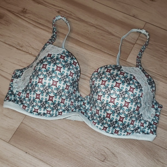 3/$20 Body By Victoria's Secret Demi Bra Size 34DD - Picture 1 of 4
